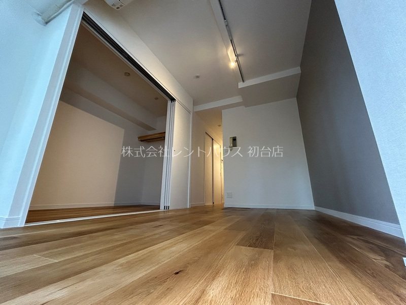 居室・リビング　別号室の参考写真となります