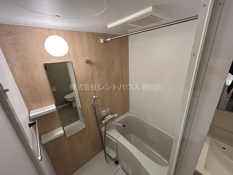 バス・シャワールーム　別号室の参考写真となります