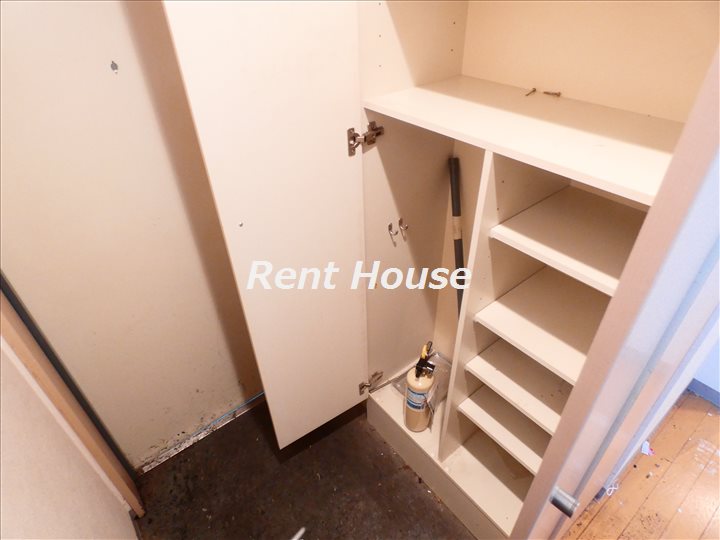 玄関　別号室の参考写真となります