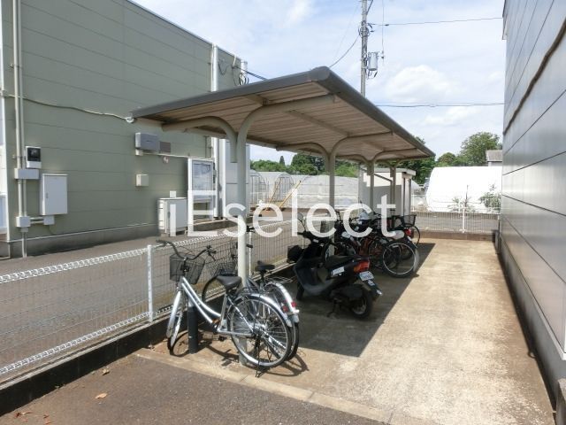 その他共有部分　屋根付き駐輪場