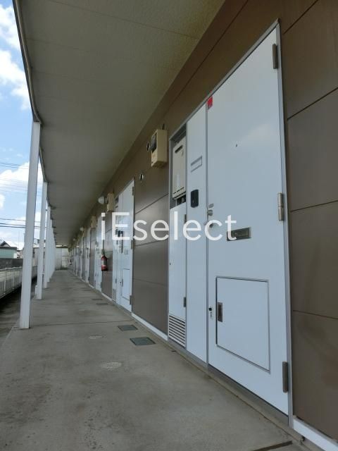 エントランス　玄関へのアプローチ