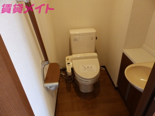 トイレ　別部屋参考写真となります。