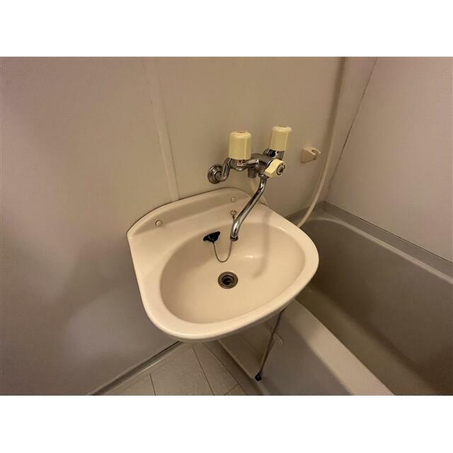 洗面設備　別号室の参考写真です