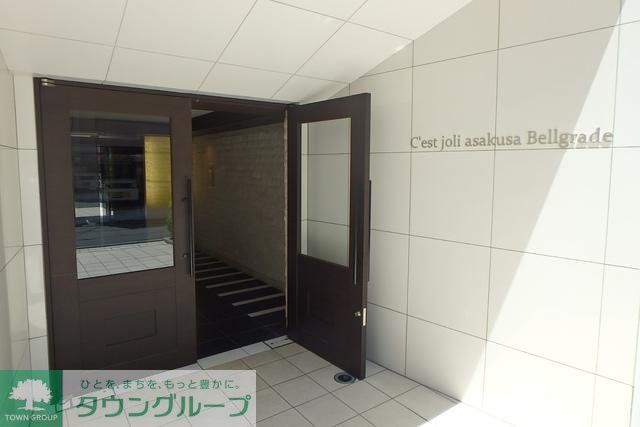 エントランス　☆キレイな建物です