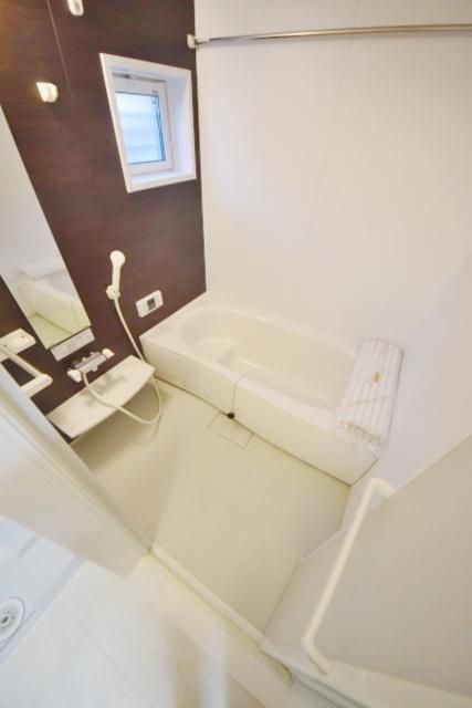 バス・シャワールーム　★ゆったり浸かれる1坪風呂です★