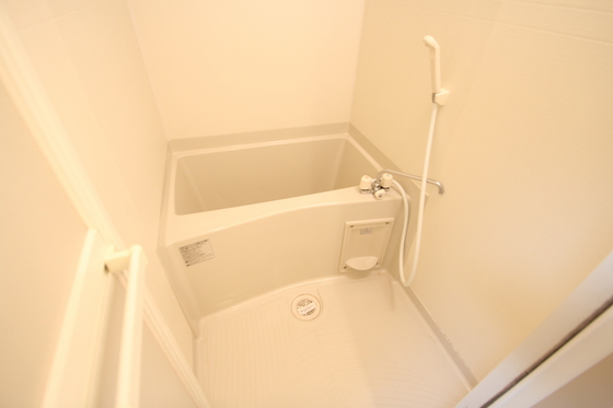 バス・シャワールーム　※別部屋の写真です