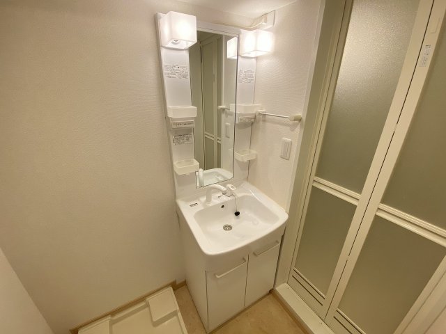 洗面設備　脱衣スペースもあります