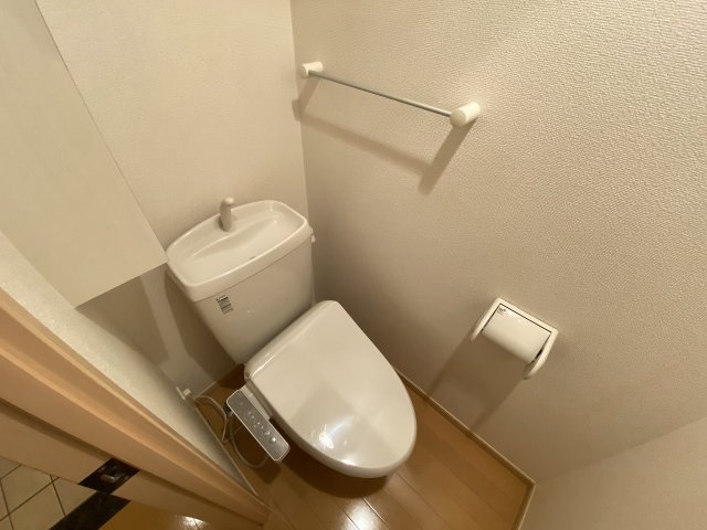トイレ　落ち着いたトイレです