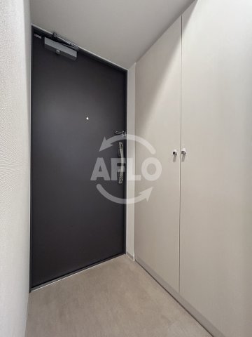 玄関　ミュプレ江坂　玄関
