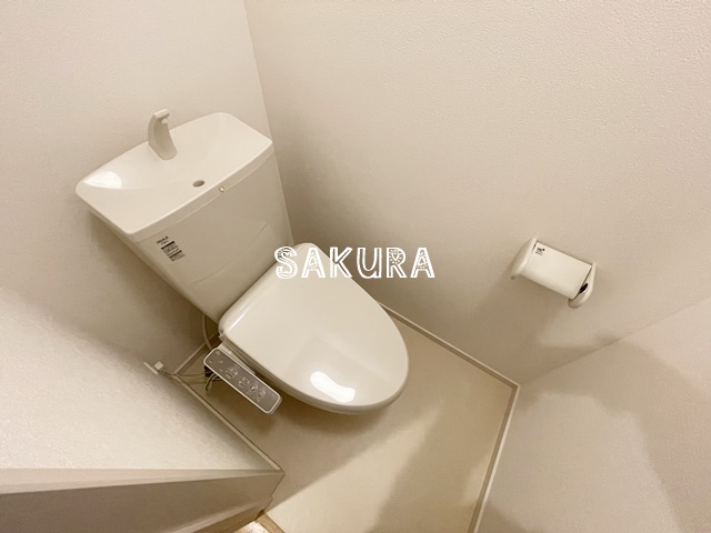 トイレ　嬉しい温水洗浄便座♪