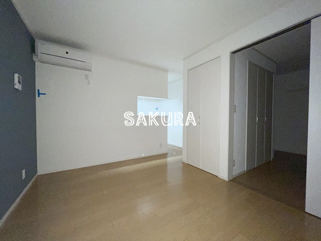 その他設備　エアコン付き・開放感のある室内♪