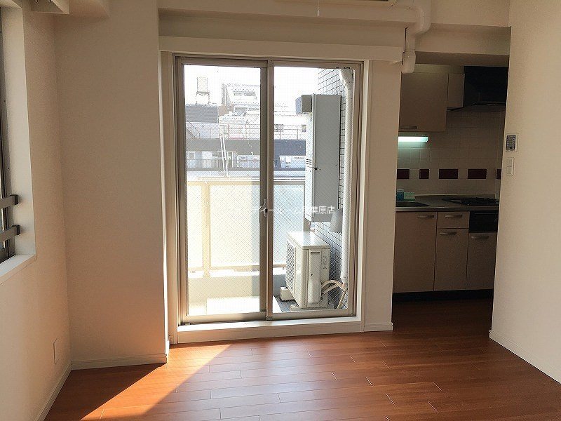 居室・リビング　別号室参考写真