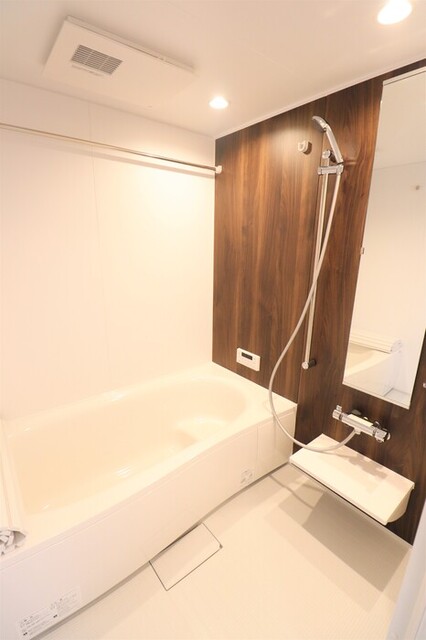 バス・シャワールーム　２０２　浴室