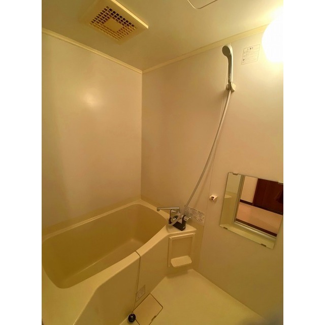 バス・シャワールーム　サーモ水栓を新設しました。