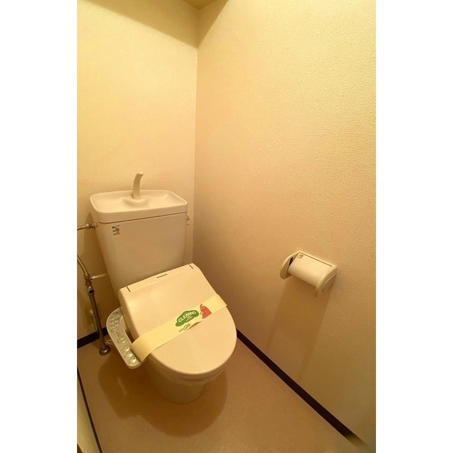 トイレ　ウォシュレット付き