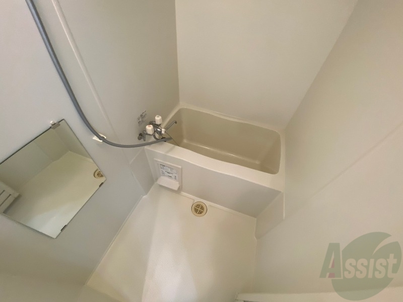 バス・シャワールーム　お風呂になります。一日の疲れを癒してくださいね。