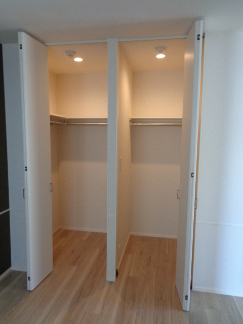 収納　大容量Ｗウォークインクローク