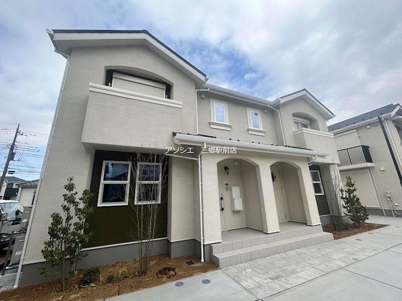 建物外観　ヴィルヌーブのご紹介は住まいの窓口アソシエにお任せください。