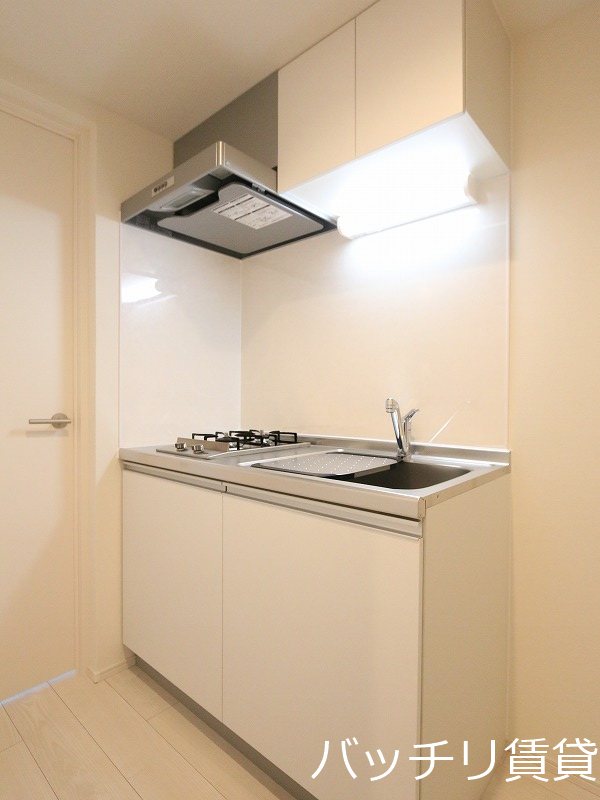 キッチン　別号室タイプの為、現状を優先致します。