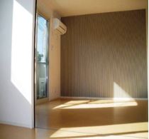 居室・リビング　※参考写真　同建物の別の部屋の写真です