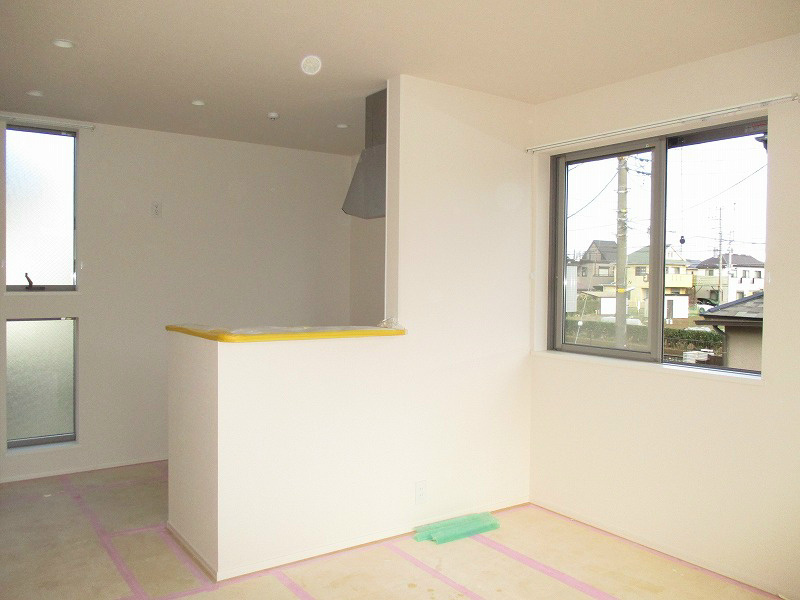 居室・リビング　明るく風通しの良いリビングです