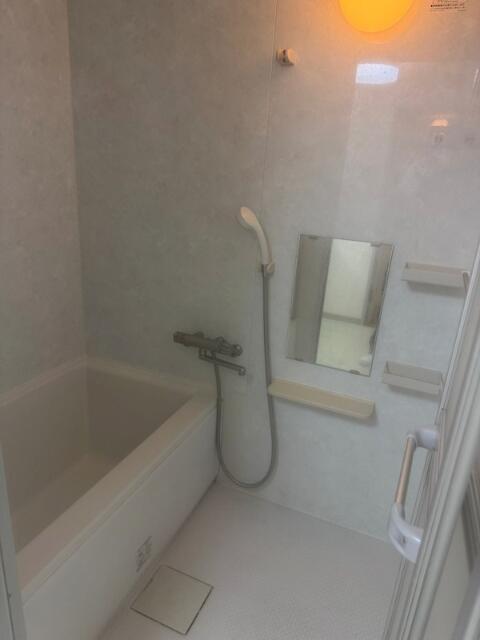 バス・シャワールーム　?