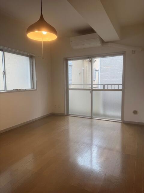 居室・リビング　?