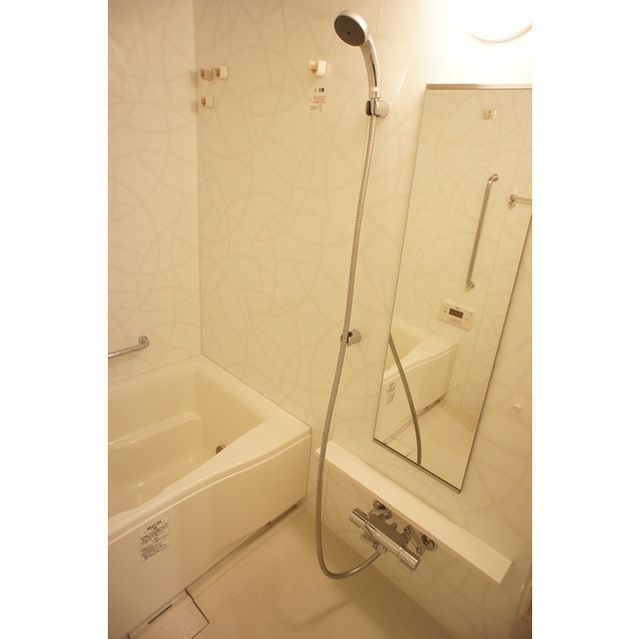 バス・シャワールーム　■浴室暖房乾燥機能