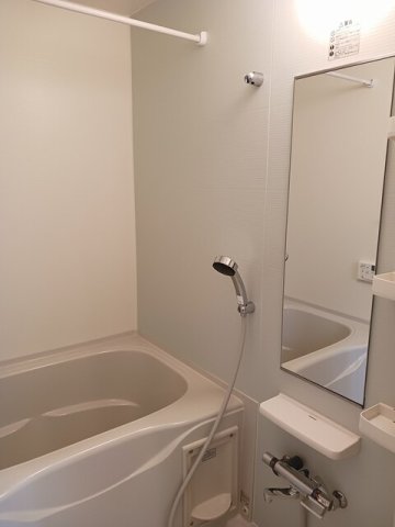 バス・シャワールーム　ゆったり過ごせるお風呂です