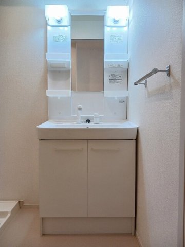 洗面設備　コンパクトで使いやすい洗面所