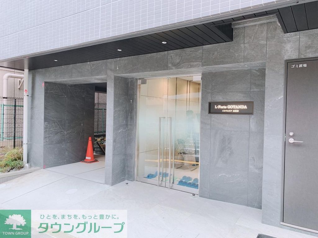 エントランス　エントランス