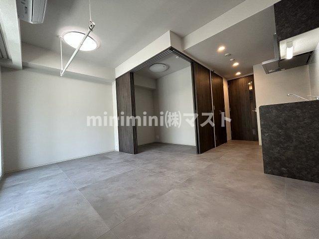 居室・リビング　※各階フローリング、建具の色が少し異なります。