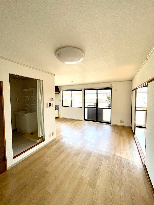 居室・リビング　リビングはフロアタイル張替してます♪