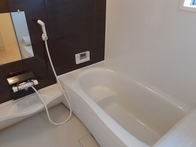 バス・シャワールーム　追い焚き給湯・浴室換気乾燥機