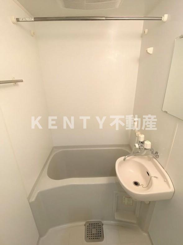 バス・シャワールーム　落ち着いた空間のお風呂です