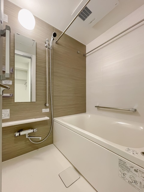 バス・シャワールーム　※写真は同タイプ住戸です。