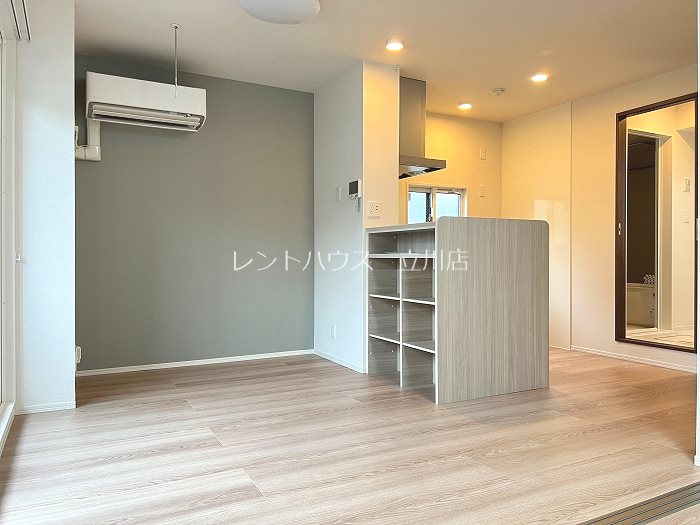 居室・リビング　同物件別部屋参考写真です