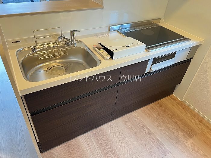 キッチン　同物件別部屋参考写真です