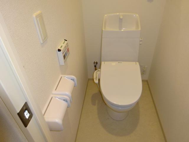 トイレ　ウォシュレット付きの洋式トイレ♪