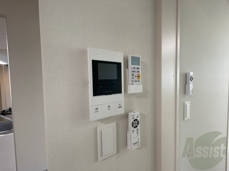 セキュリティ　モニタ付インターホンです。セキュリティ面も安心ですね！