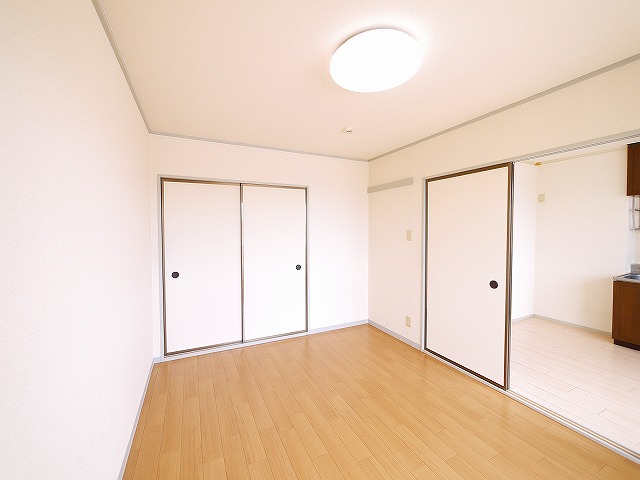 その他部屋・スペース　落ち着いた色調の洋室です