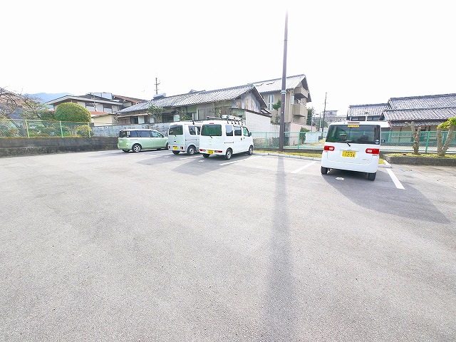 駐車場　駐車スペースもあります