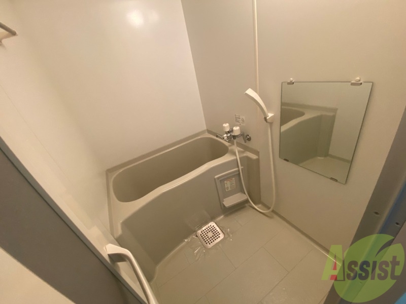 バス・シャワールーム　お風呂になります。一日の疲れを癒してくださいね。