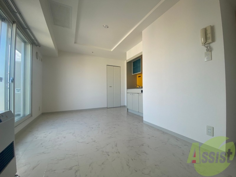 その他部屋・スペース　９．１帖の洋室です。広々として、きれいですね。