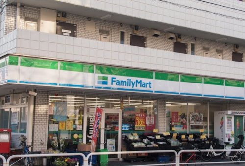 コンビニ　ファミリーマート 桜丘三丁目店（コンビニ）まで165m