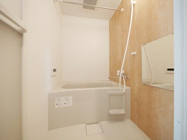 バス・シャワールーム　同物件・別部屋の写真です