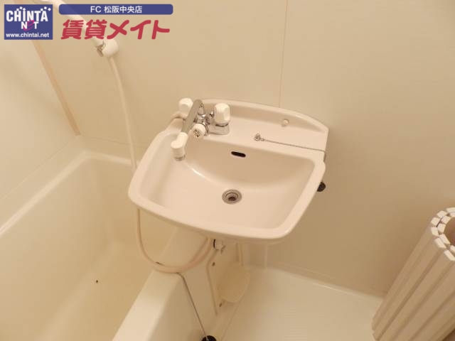 洗面設備　同物件別室写真
