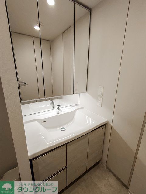 洗面設備　※写真は同タイプ住戸です。