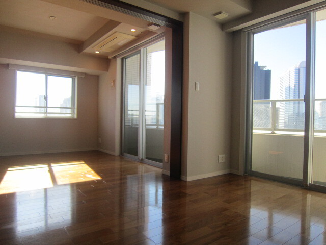 居室・リビング　※別部屋の参考写真です。