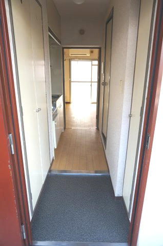 玄関　前回募集時の写真です
